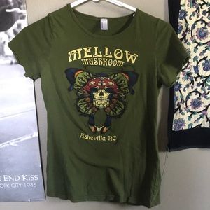 Mellow mushroom tee